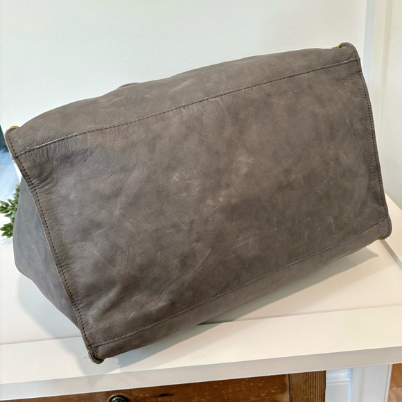 AMAZING Let & Her Oversized Gray Aztec 100% Leather Bag - Picture 11 of 12